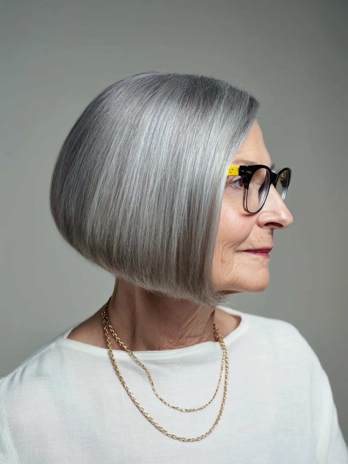 Classic Chin-Length Bob in Elegant Silver Frost