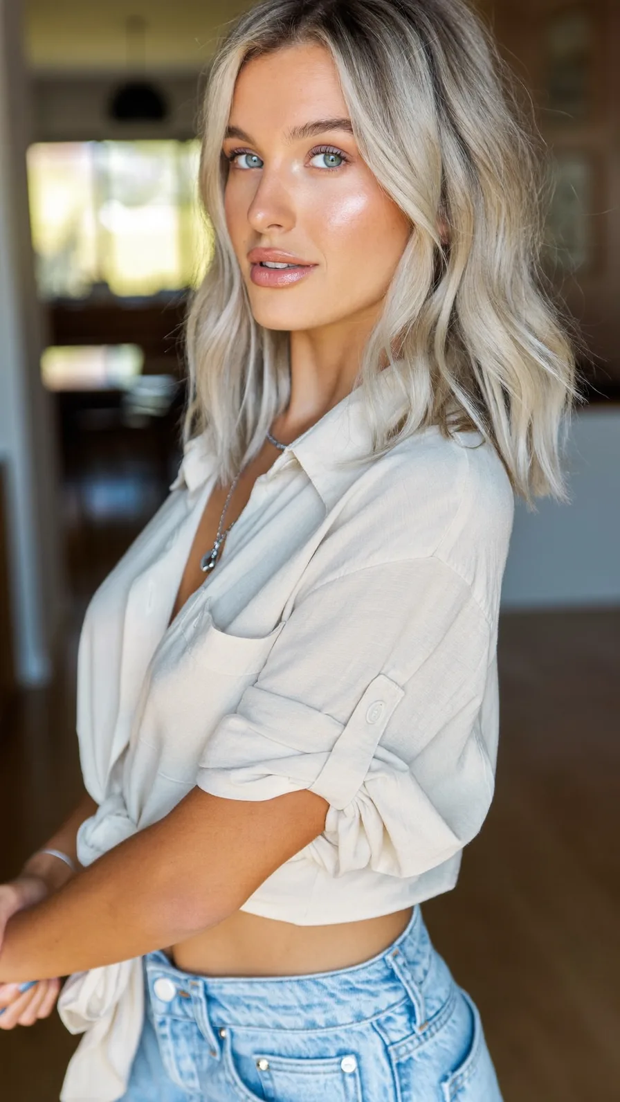 Modern Shoulder-Length Lob with Flowing Wavy Layers