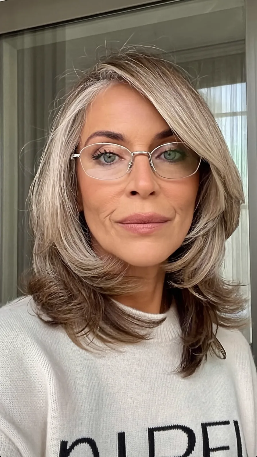 Elegant Shoulder-Length Layered Lob with Feathered Ends
