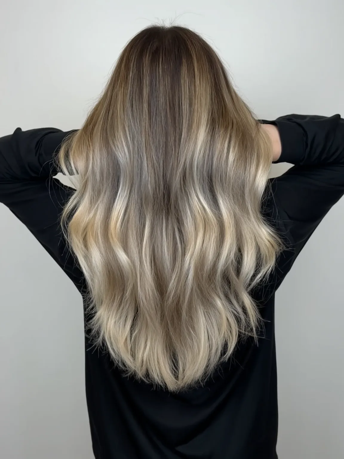 50 Effortlessly Chic Ash Blonde Wavy Hairstyles for All Women