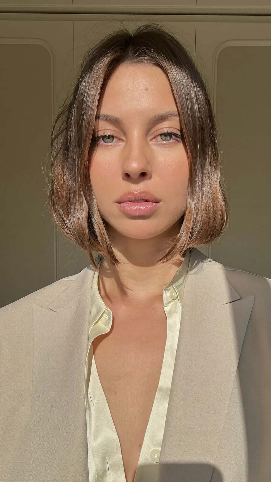 Chic Center-Parted Blunt Bob with Soft Curtain Bangs
