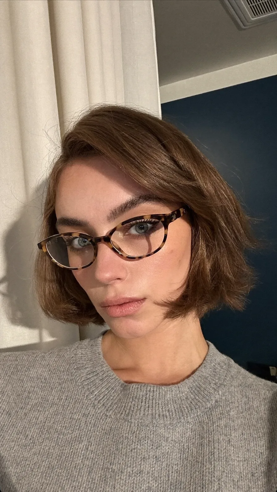 Chic Chin-Length Bob with Soft Side-Swept Bangs