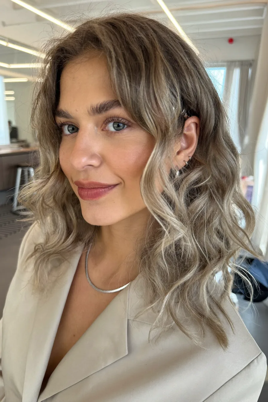 Modern Shoulder-Length Wavy Hair with Ash Blonde Balayage Highlights