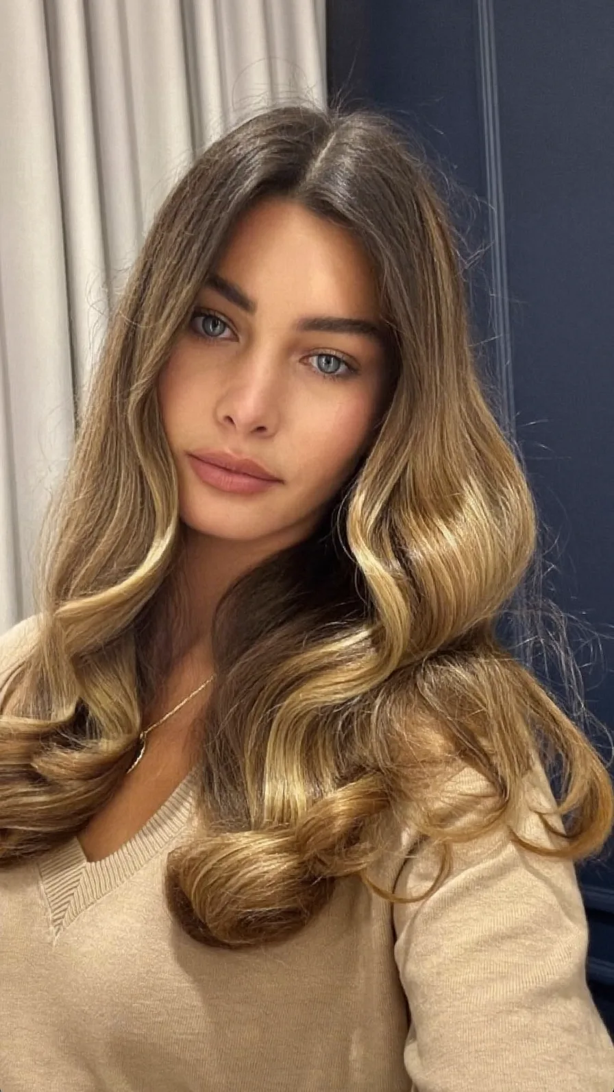 Voluminous Long Layered Hair with Honey Blonde Balayage Waves