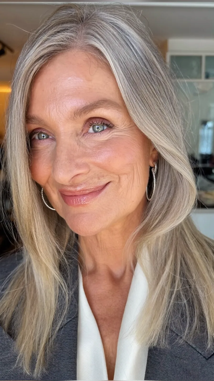 Elegant Shoulder-Length Silver Hair with Long Layers