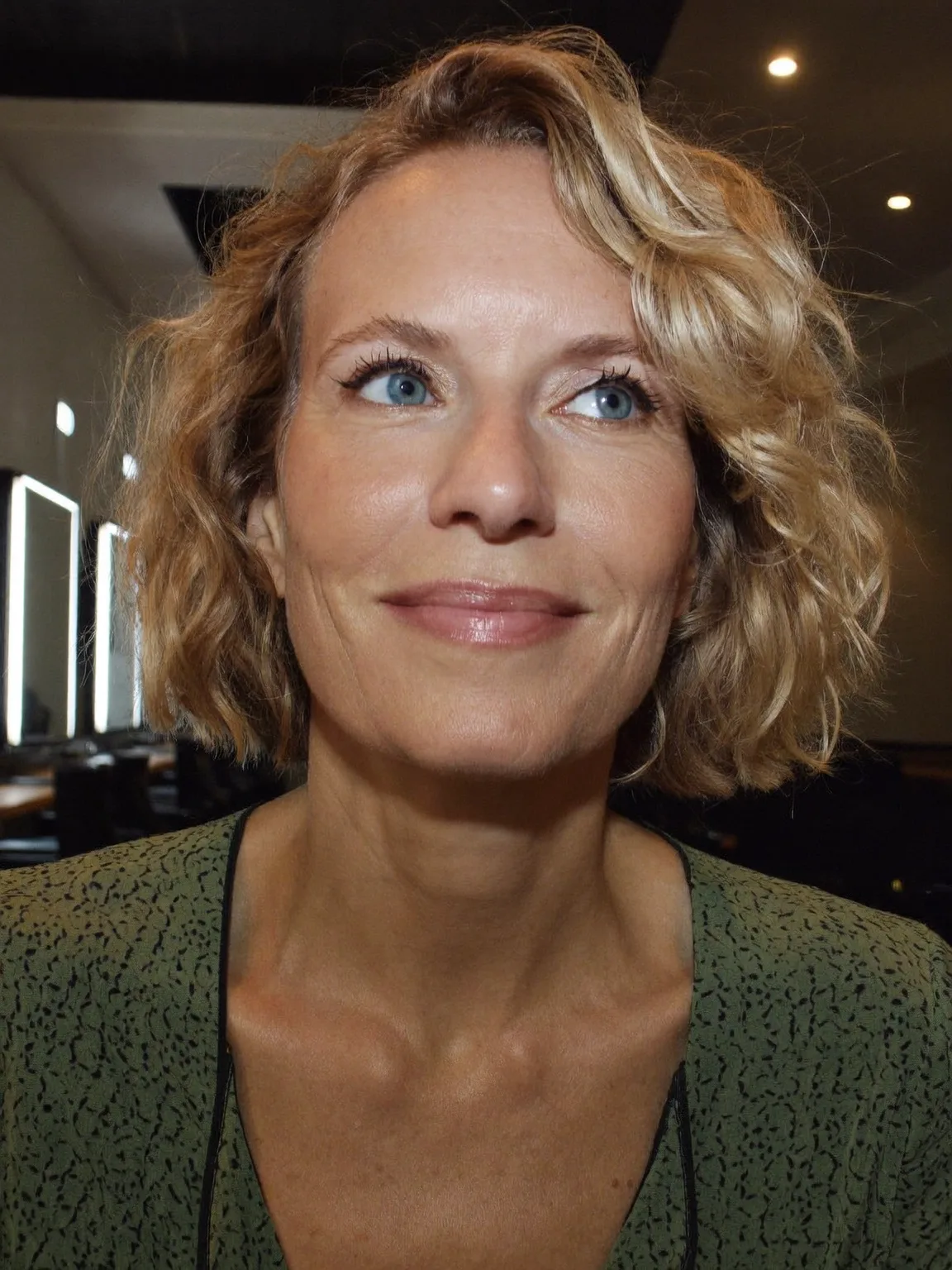 Voluminous Honey Blonde Balayage Wavy Bob