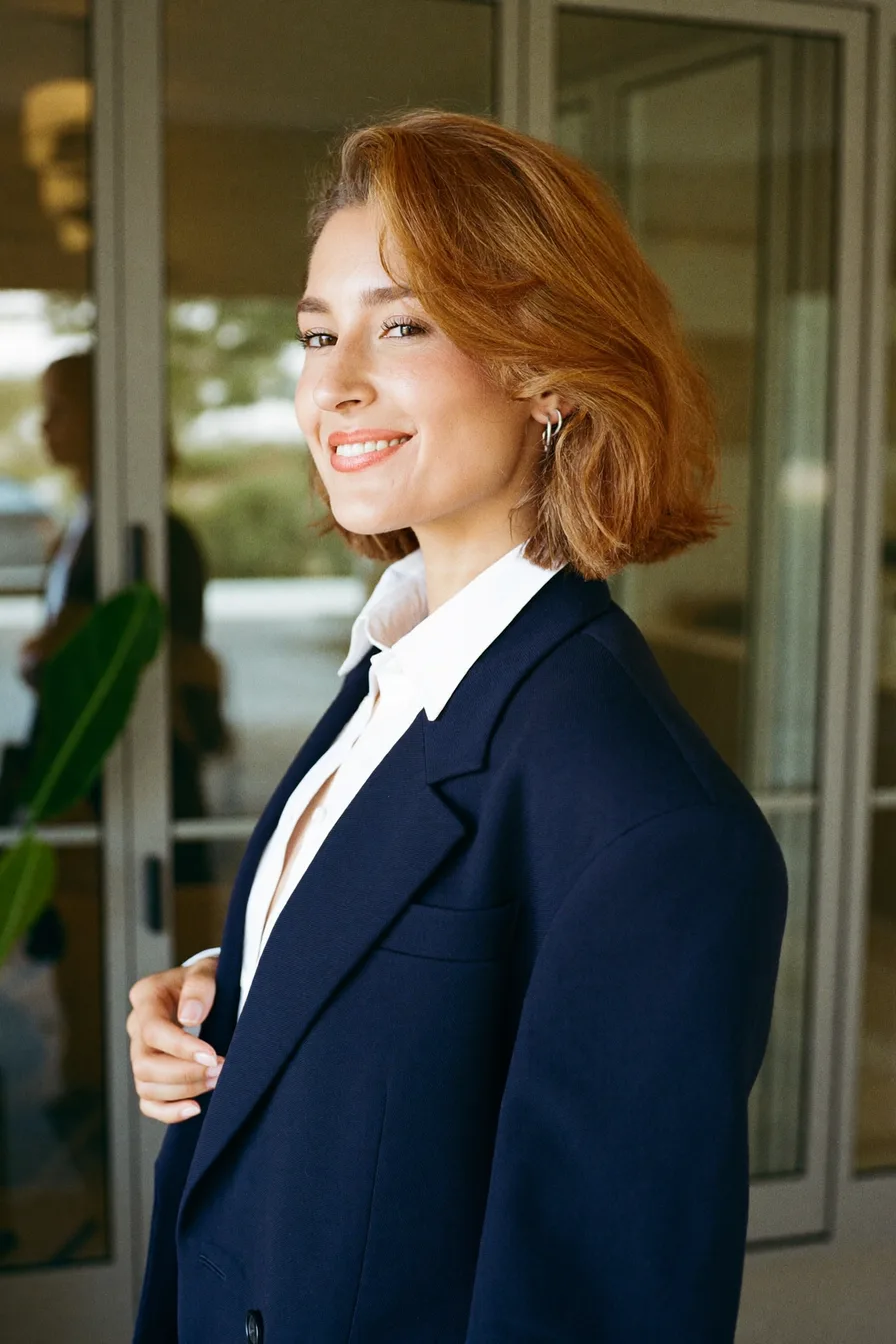 Chic Warm Auburn Chin-Length Bob with Side-Swept Bangs