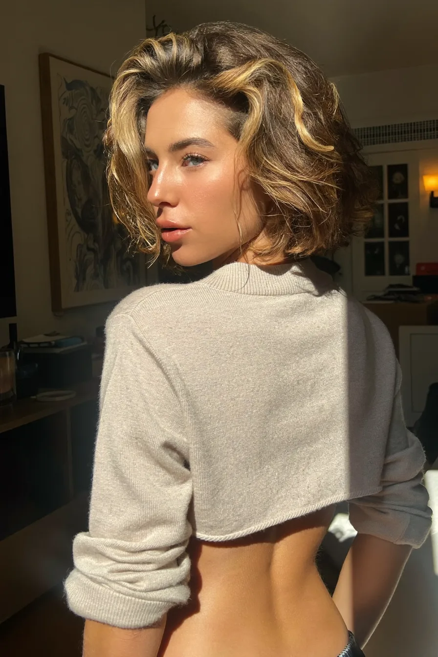 Textured Chin-Length Balayage Blonde Bob for Effortless Volume