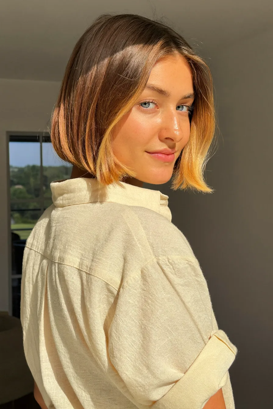 Chic Straight Balayage Blonde Bob Without Bangs for Effortless Style