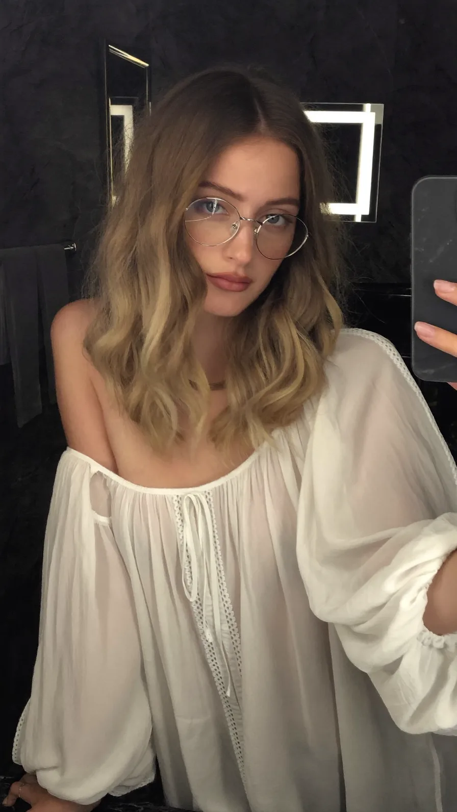 Modern Balayage Long Layers with Soft Flowing Waves