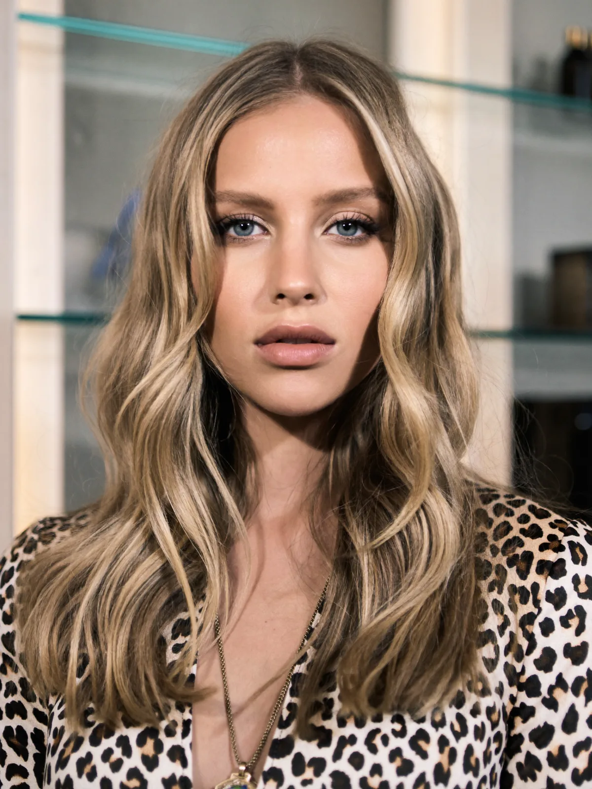 honey blonde balayage layers