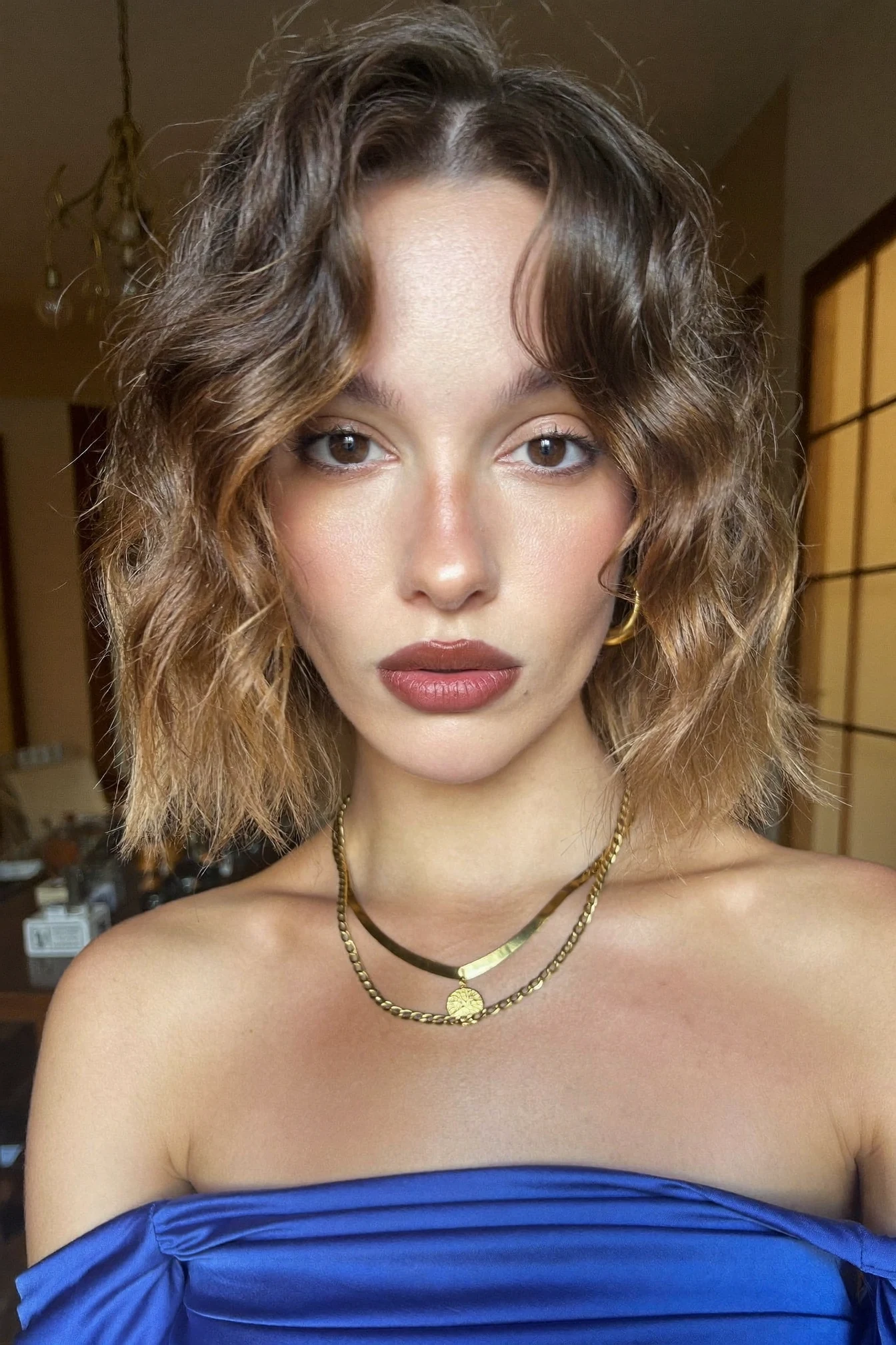 Jaw-Length Lob with Dark Base and Soft Caramel Highlights