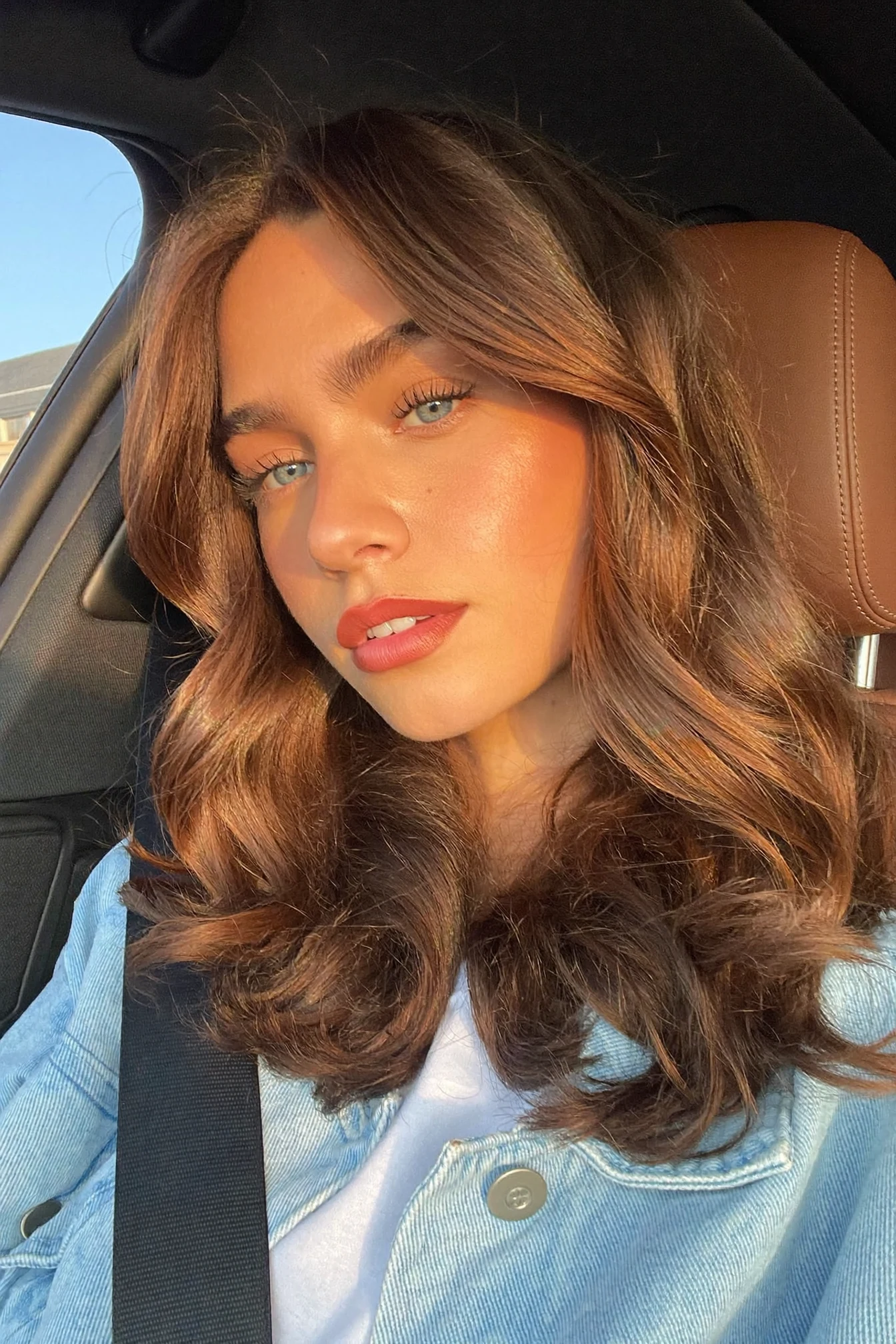 Collarbone Lob in Bronde with Loose Beach Waves