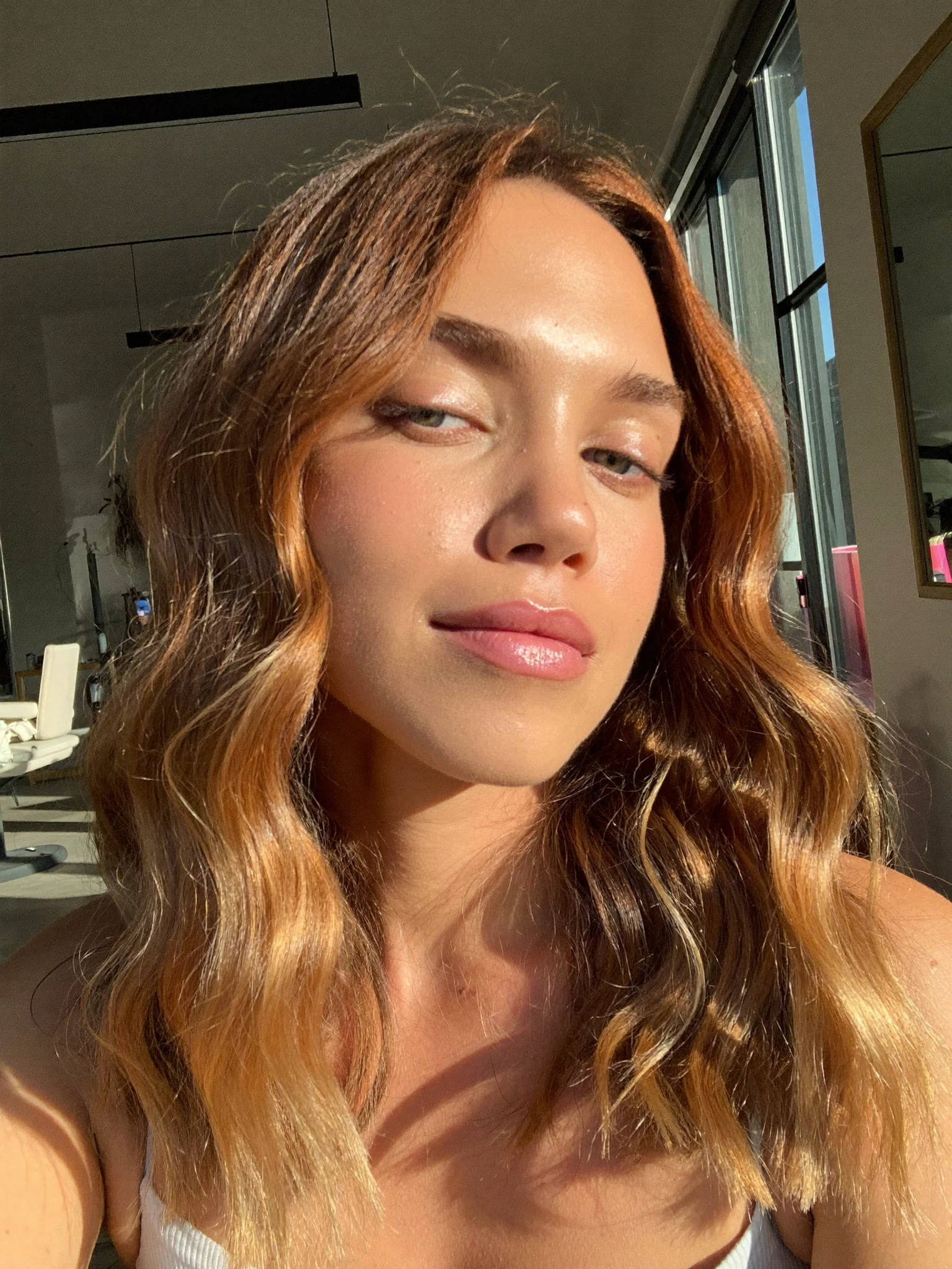 Collarbone Lob with Warm Caramel Balayage and Loose Waves