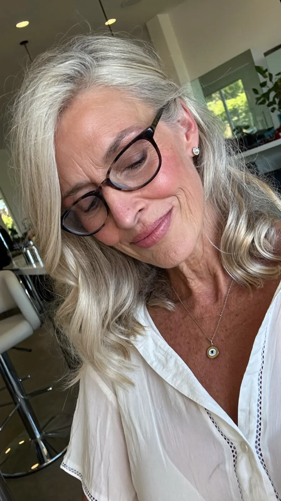 Elegant Shoulder-Length Silver Grey Hair with Soft Long Layers