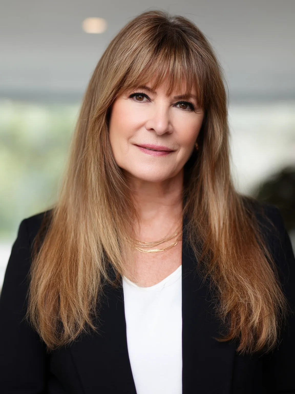 Sandy Blonde Straight Layers with Sharp Blunt Bangs