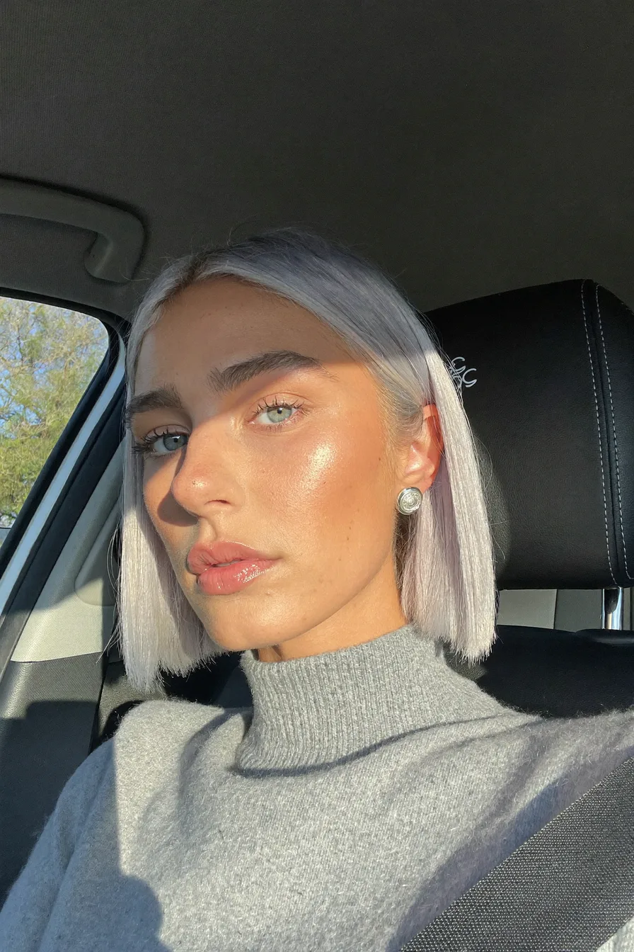 Sleek Blunt Chin-Length Platinum Blonde Bob Style