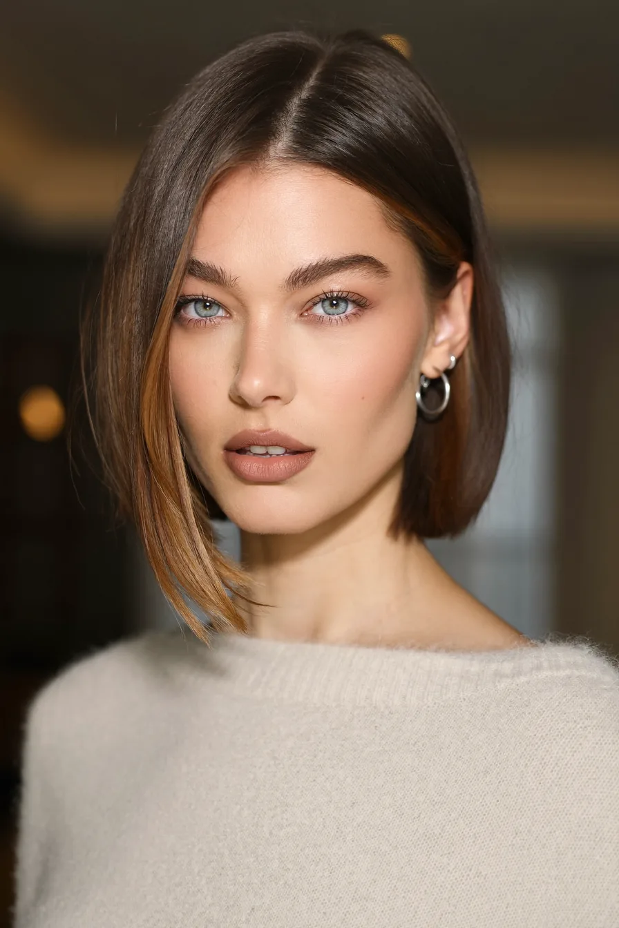 Chic Center-Parted Blunt Bob With No Bangs for Effortless Elegance
