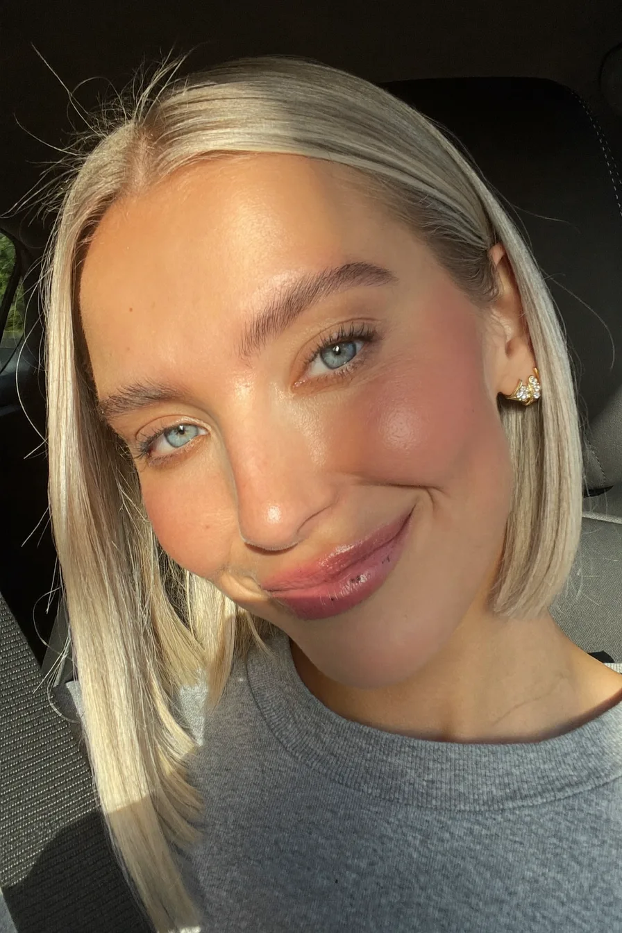 Chic Platinum Blunt Bob with No Bangs for a Refined Edge