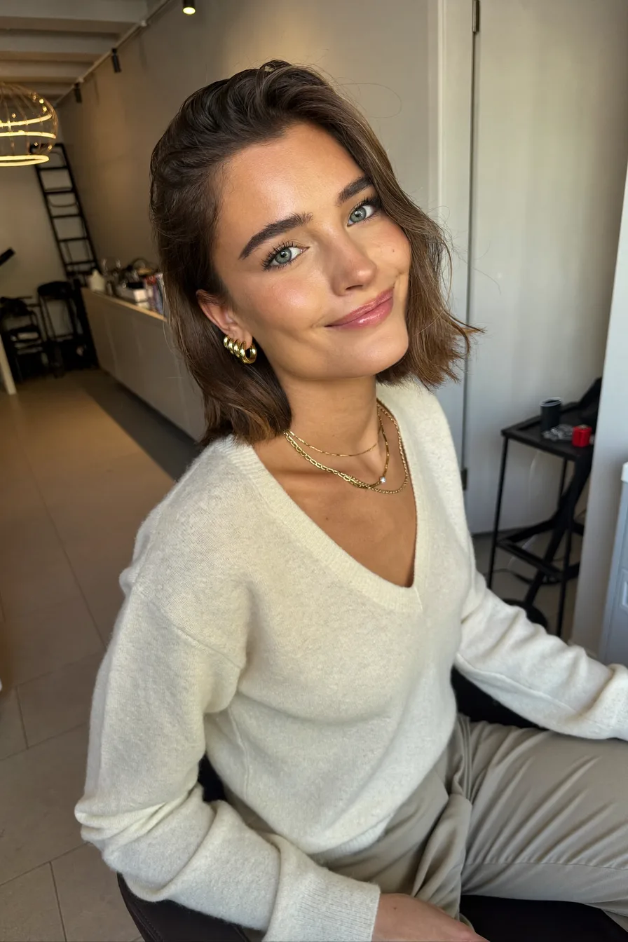 Chic Mid-Length Blunt Bob With No Bangs for Effortless Elegance