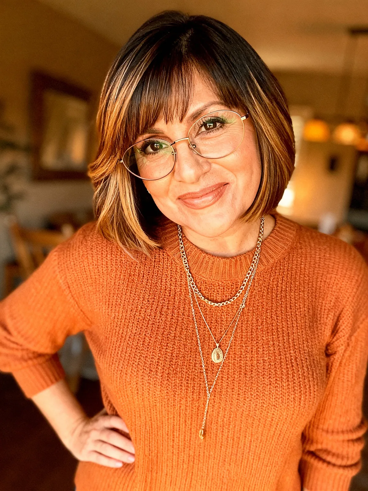 Chin-Length Caramel Bob with Honey Highlights and Blunt Bangs