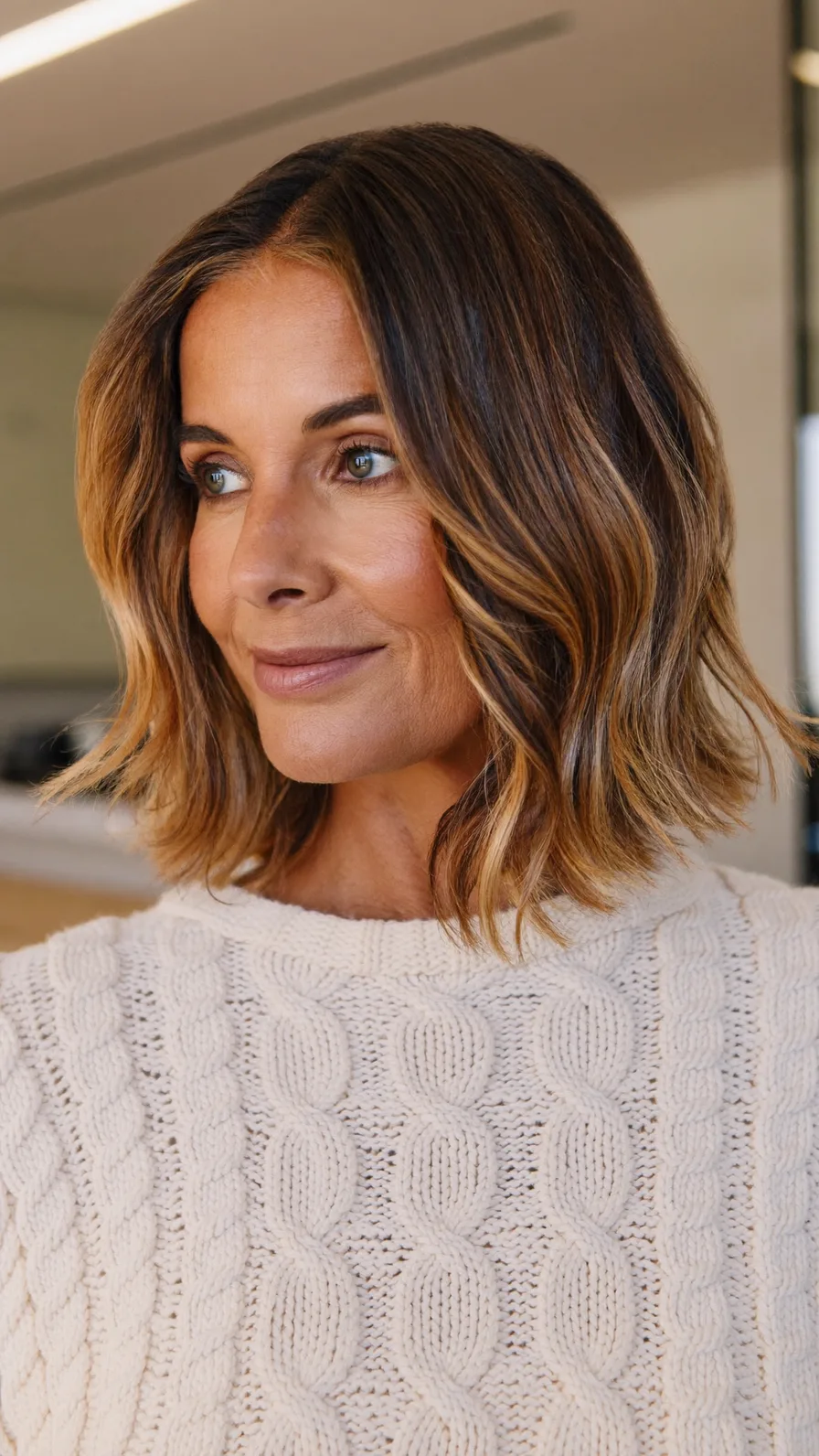 Modern Shoulder-Length Lob with Warm Balayage Highlights