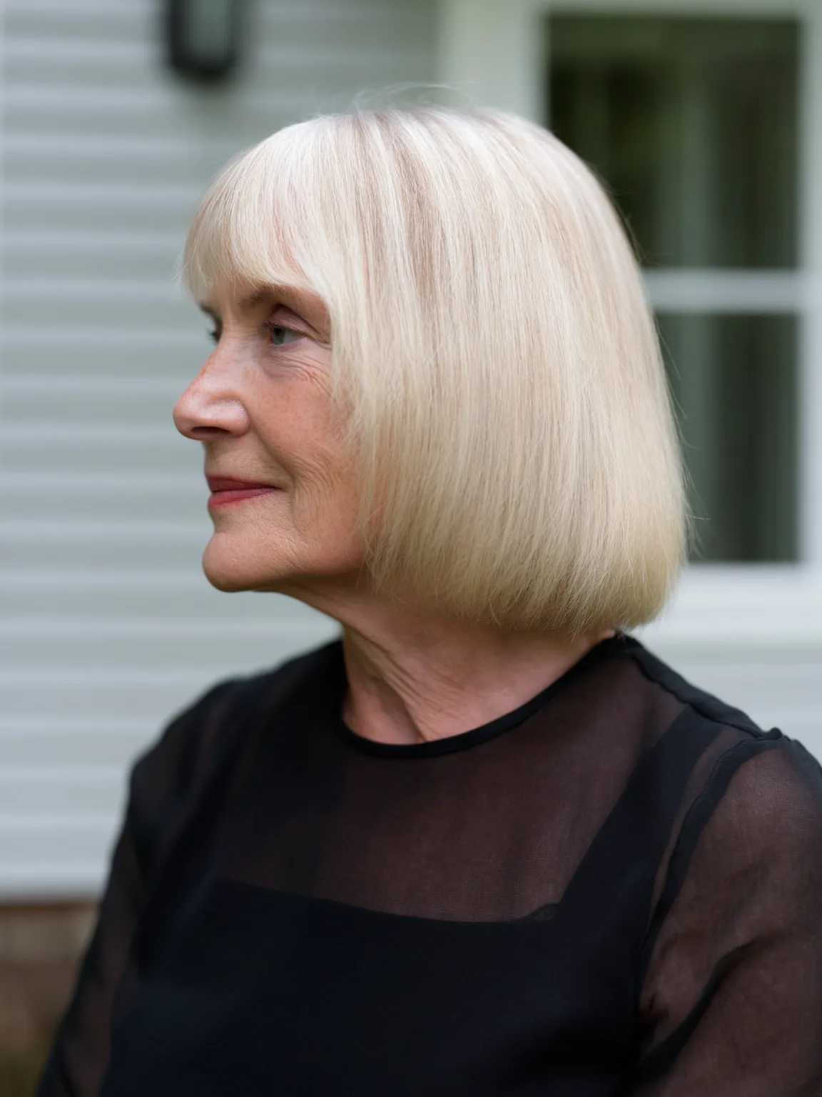 Chic Platinum Blonde Blunt Bob for Oblong Faces