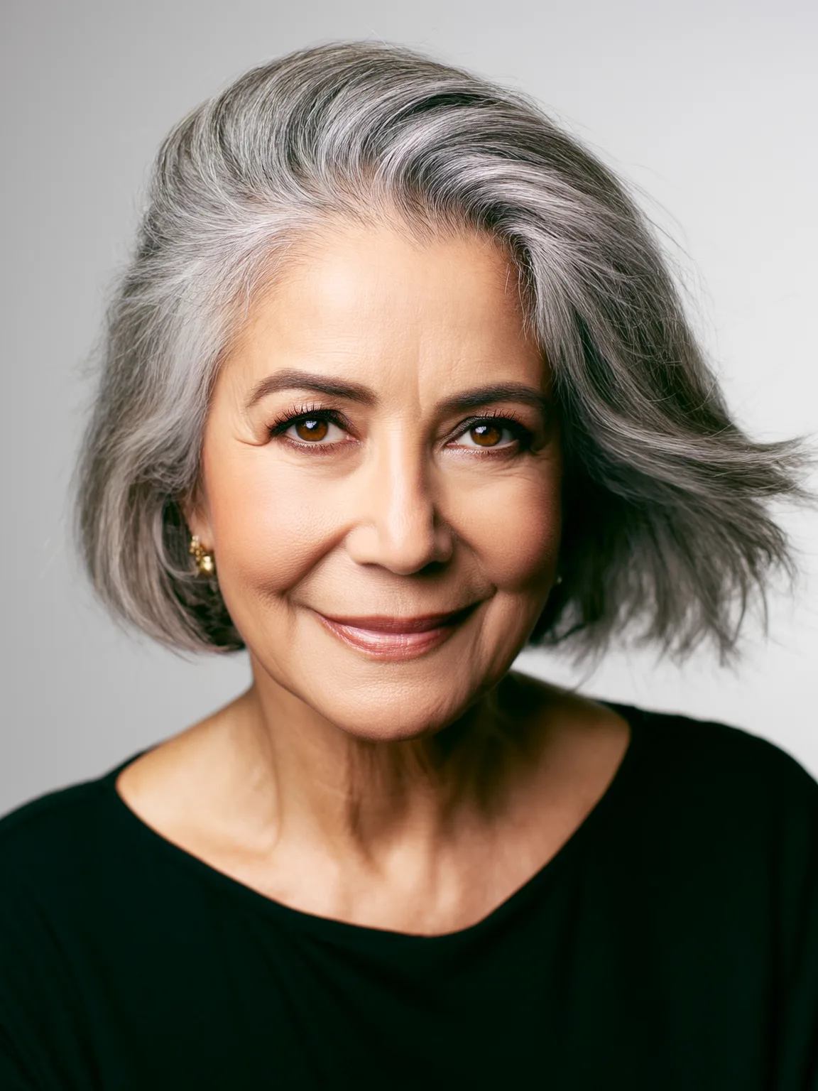 Classic Straight Silver Grey Chin-Length Bob