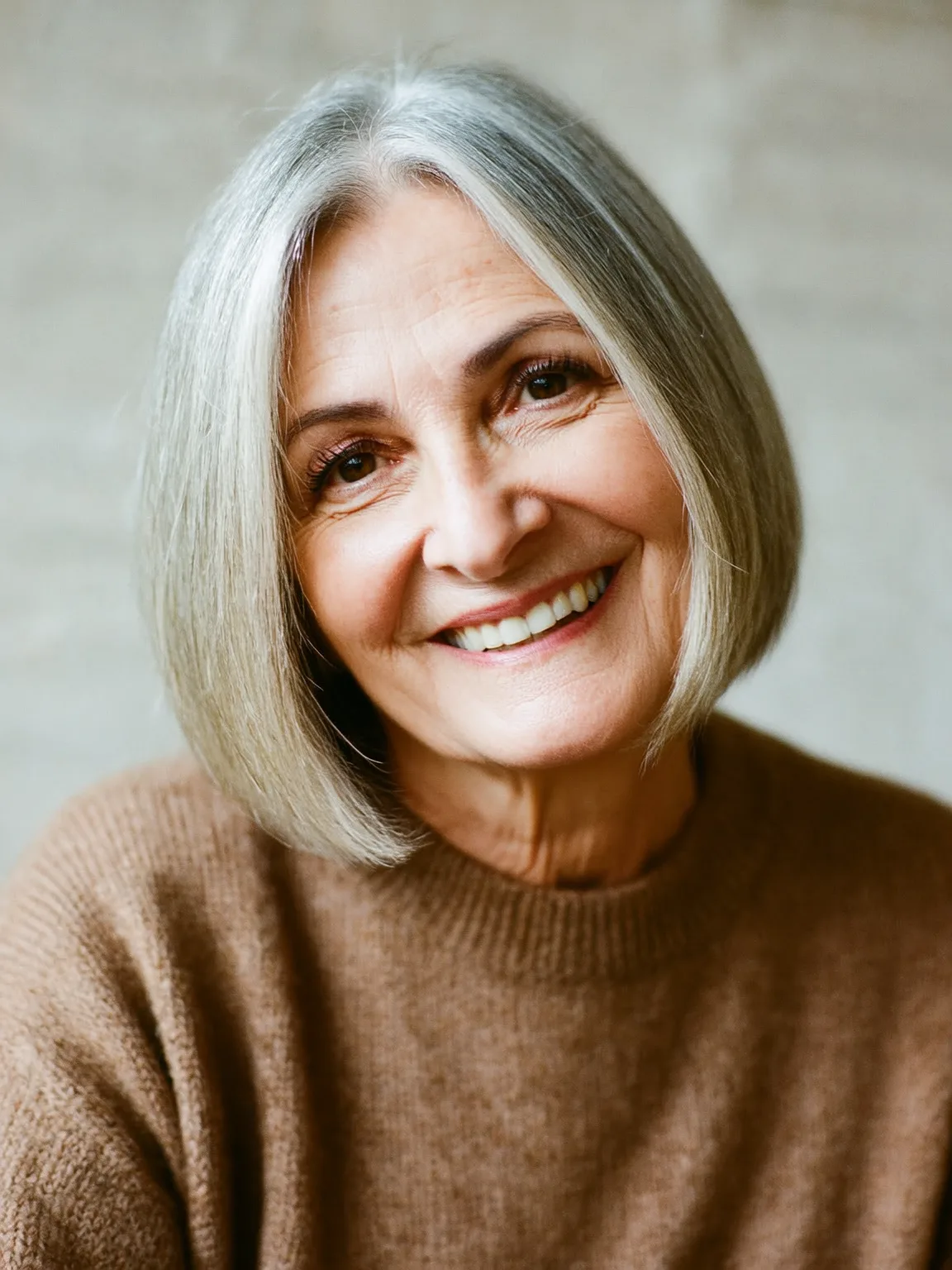 Natural Volume Chin-Length Silver Frost Bob Without Bangs