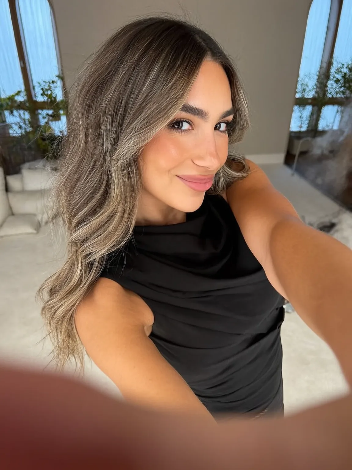 Wavy Medium Layers in Classic Ash Bronde
