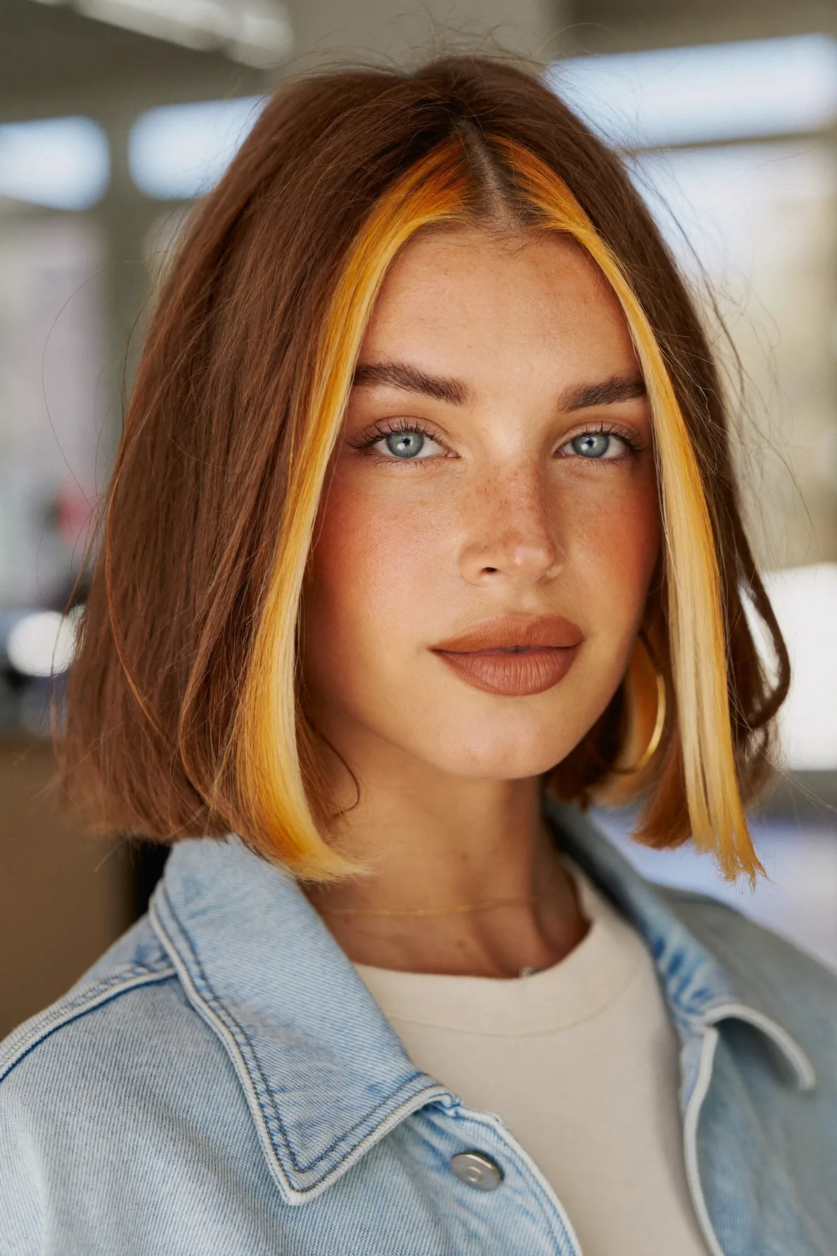 Chin-Length Natural Brunette Bob with Chunky Face-Framing Highlights