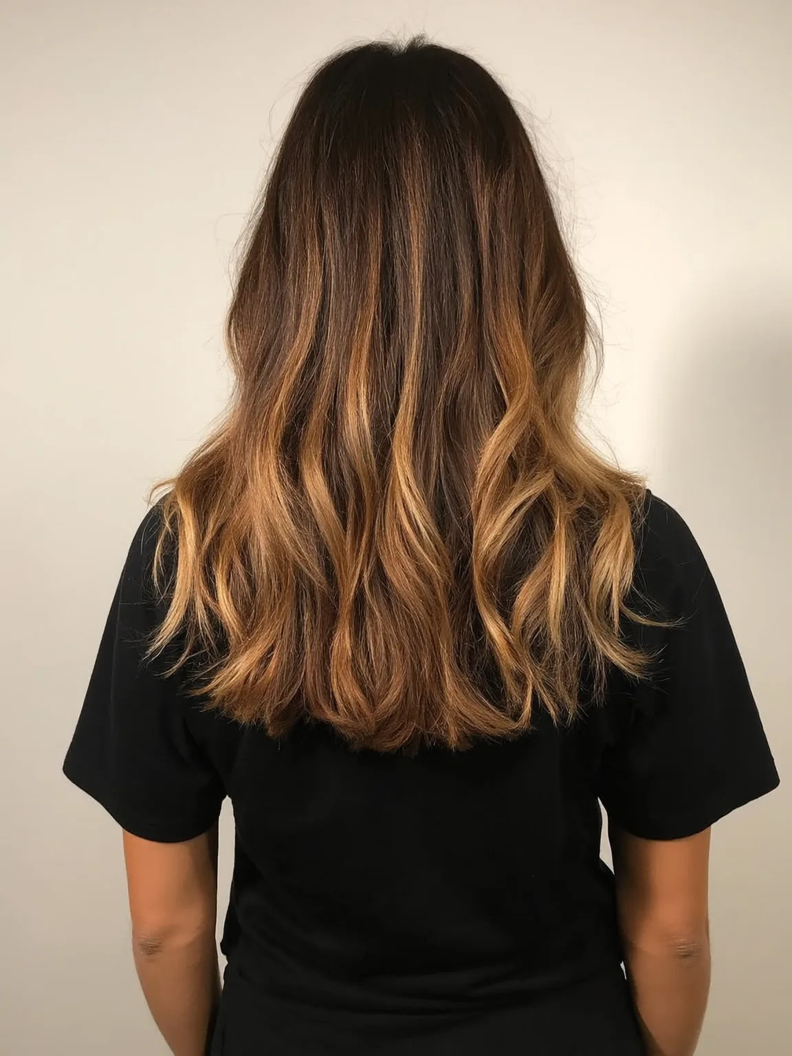 Long Flowing Layers with Warm Caramel Highlights