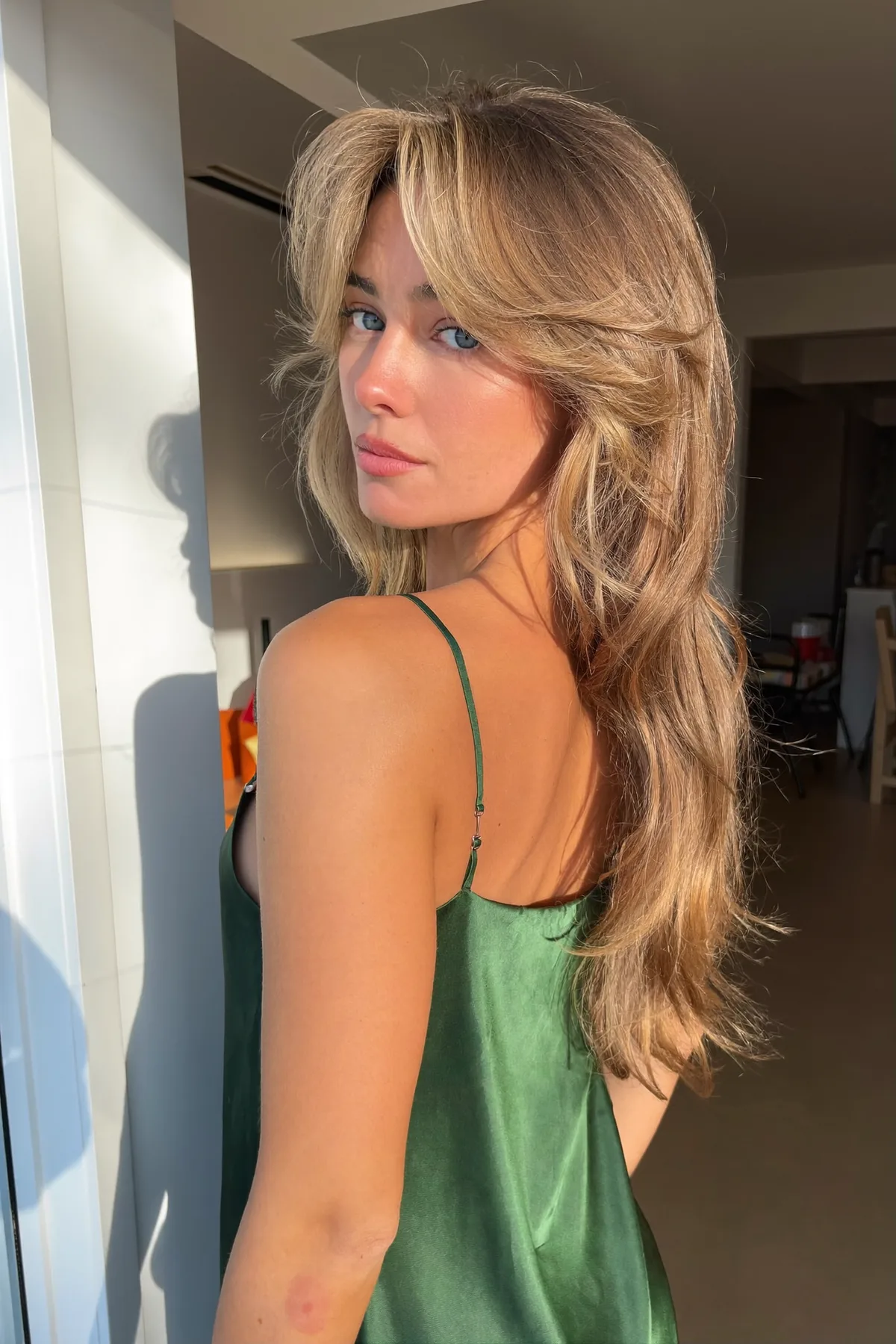 Mid-Back Long Layered Cut with Caramel Bronde Balayage Waves