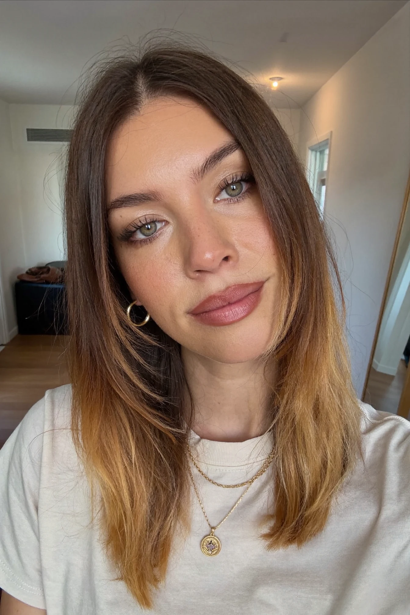 Collarbone Lob with Middle Part and Air-Dried Tucked Styling