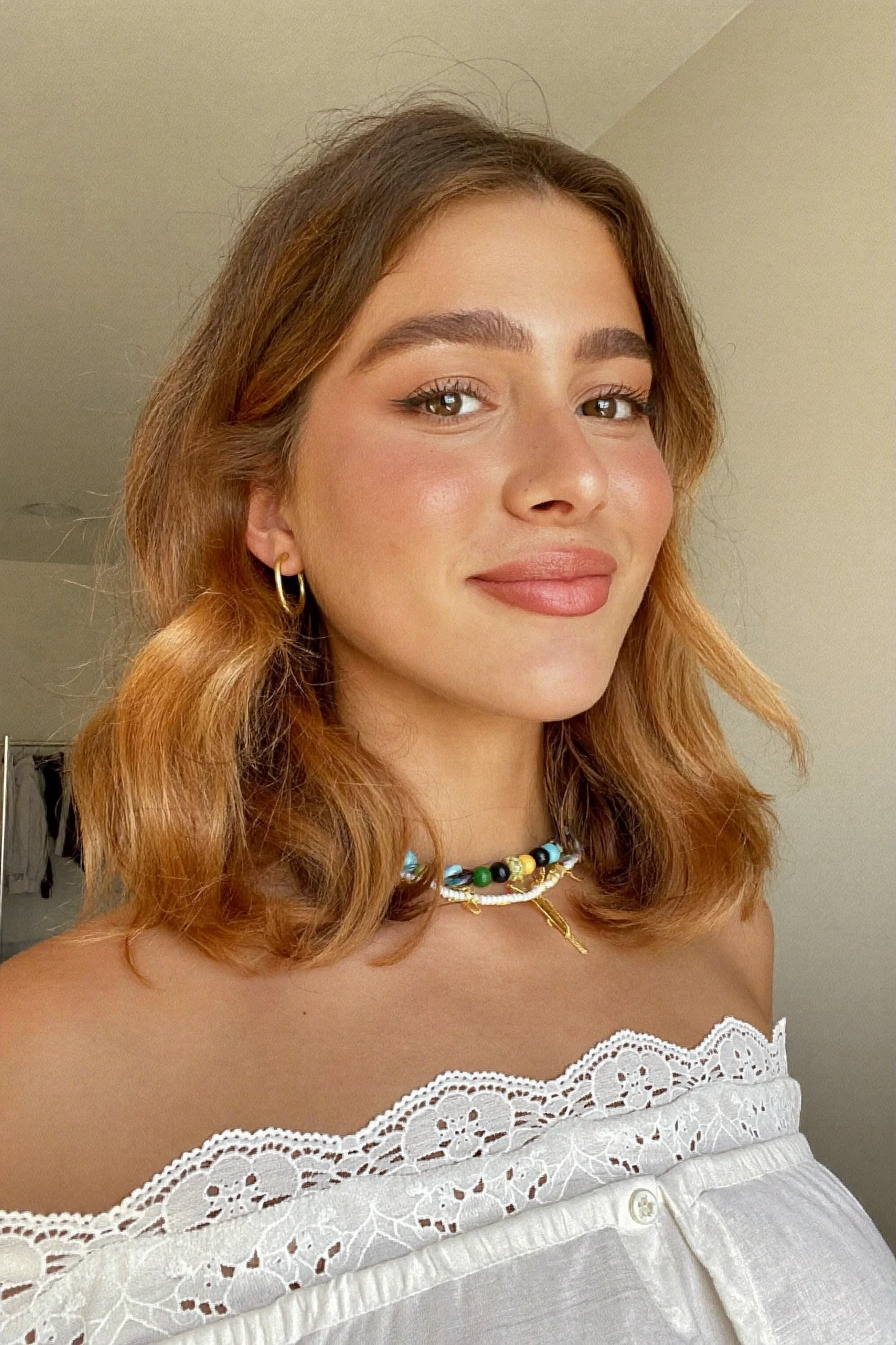 Shoulder-Length Lob with Air-Dried Texture and Middle Part
