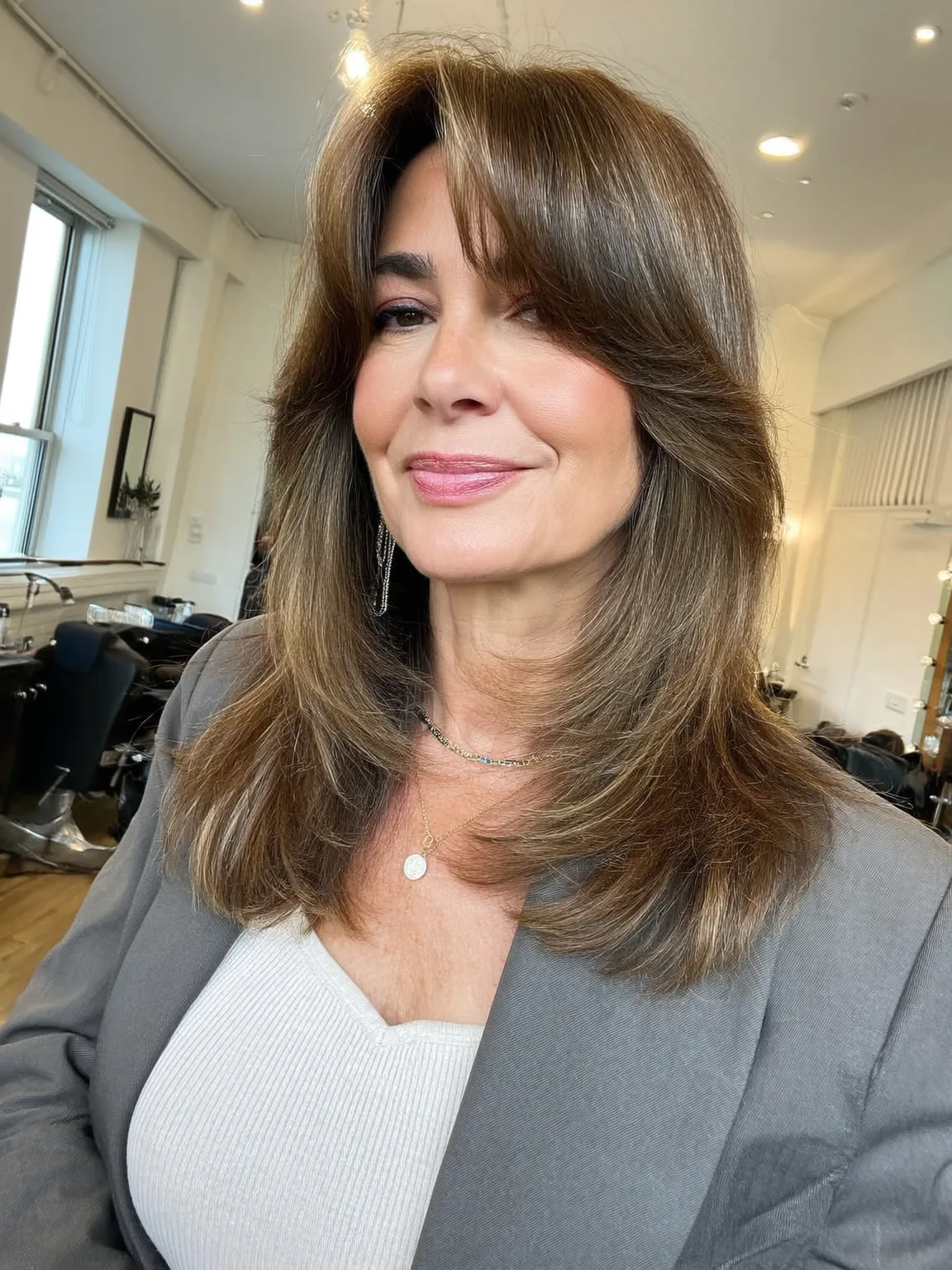 Medium Layered Cut with Caramel Highlights