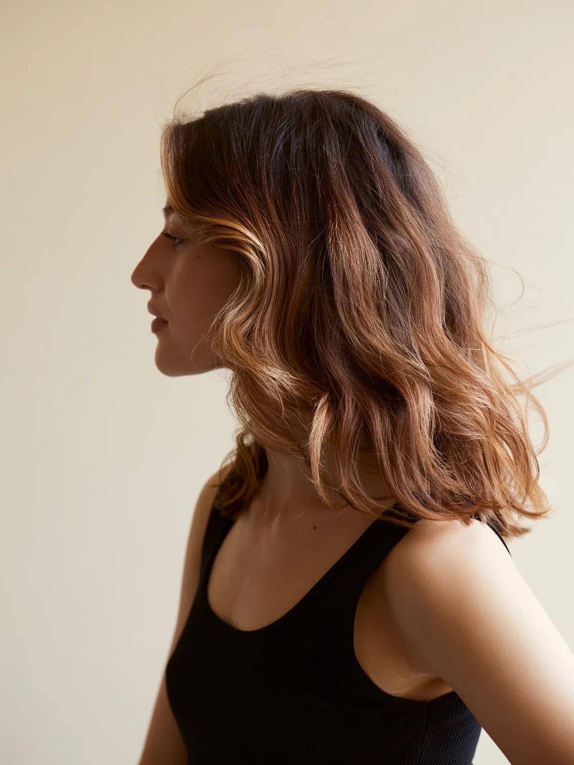 Versatile Shoulder-Length Wavy Lob Without Bangs