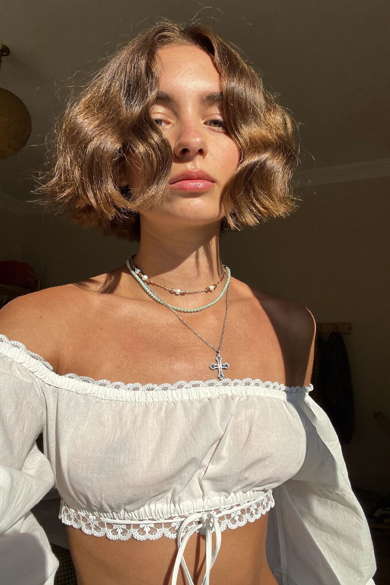 Chin-Length Bronde Lob with Glossy Glass Waves