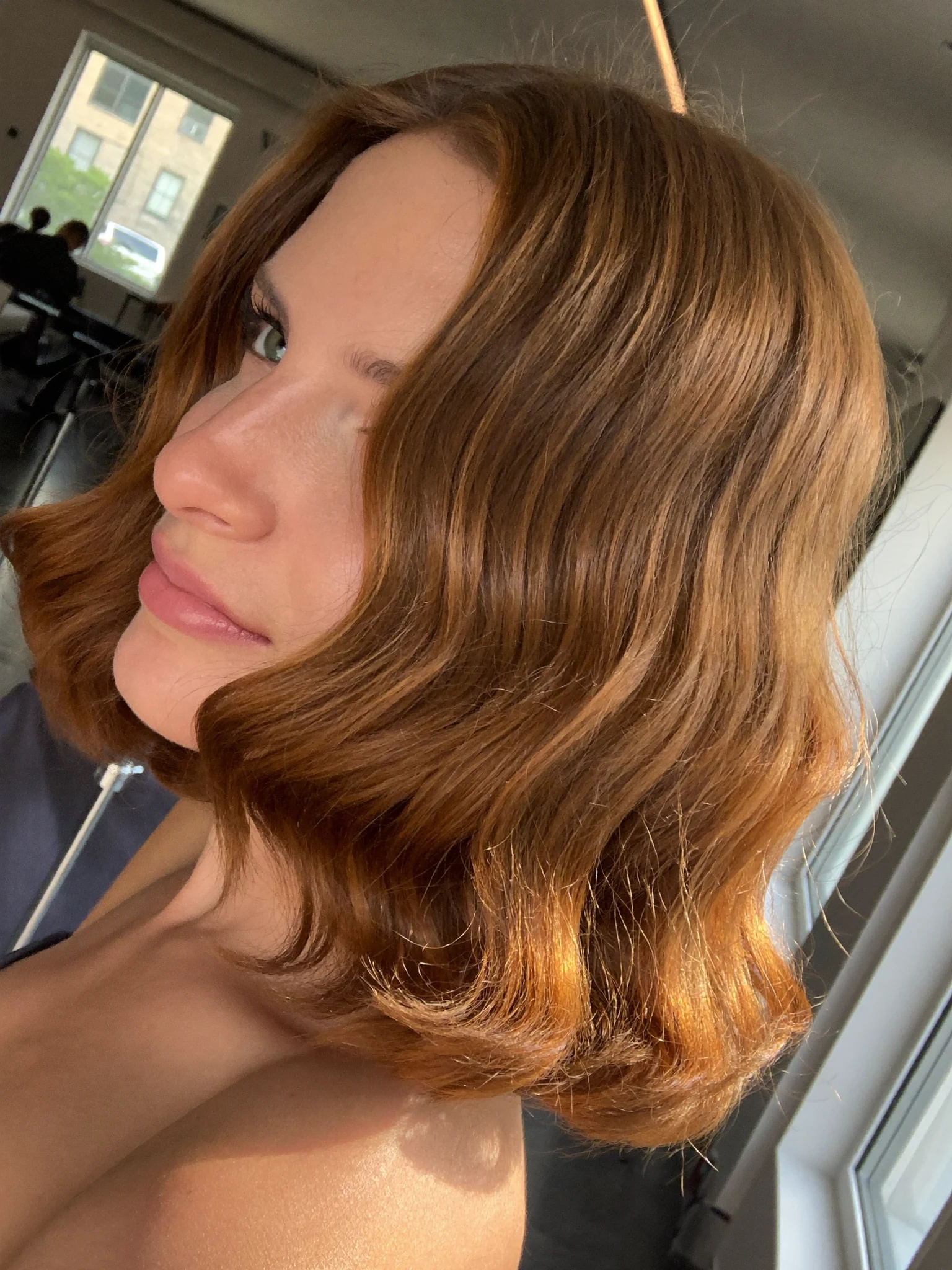 Jaw-Length Lob with All-Over Caramel and Glossy Waves