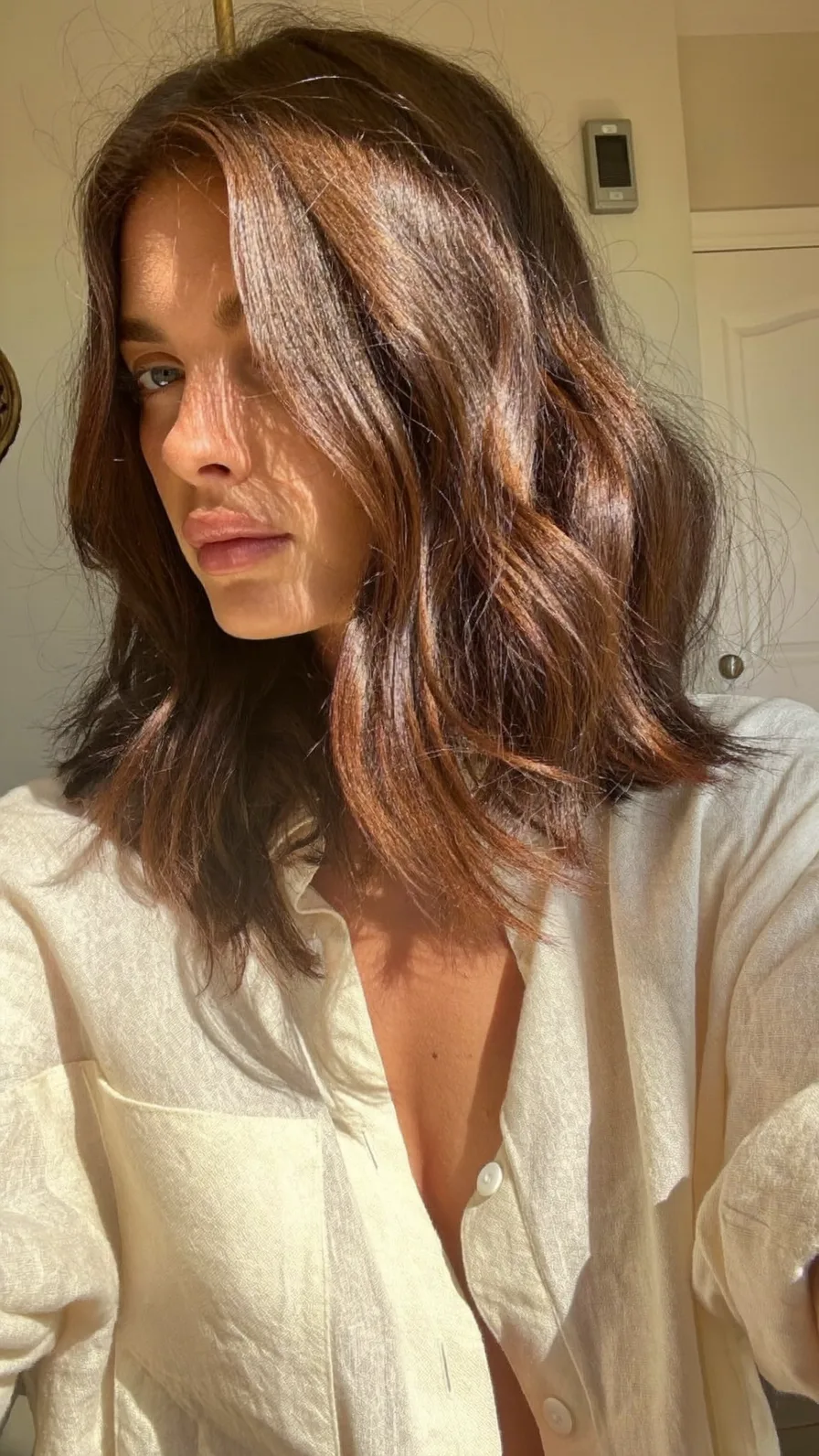 Modern Shoulder-Length Lob with Warm Chestnut Balayage