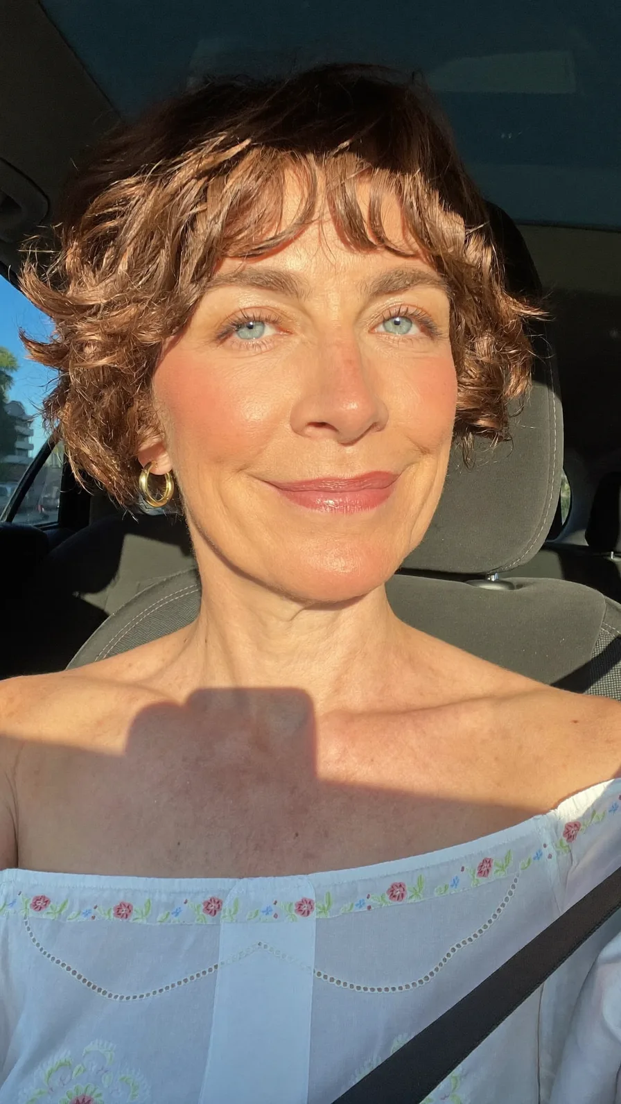 Shaggy Wavy Short Haircut with Curtain Bangs