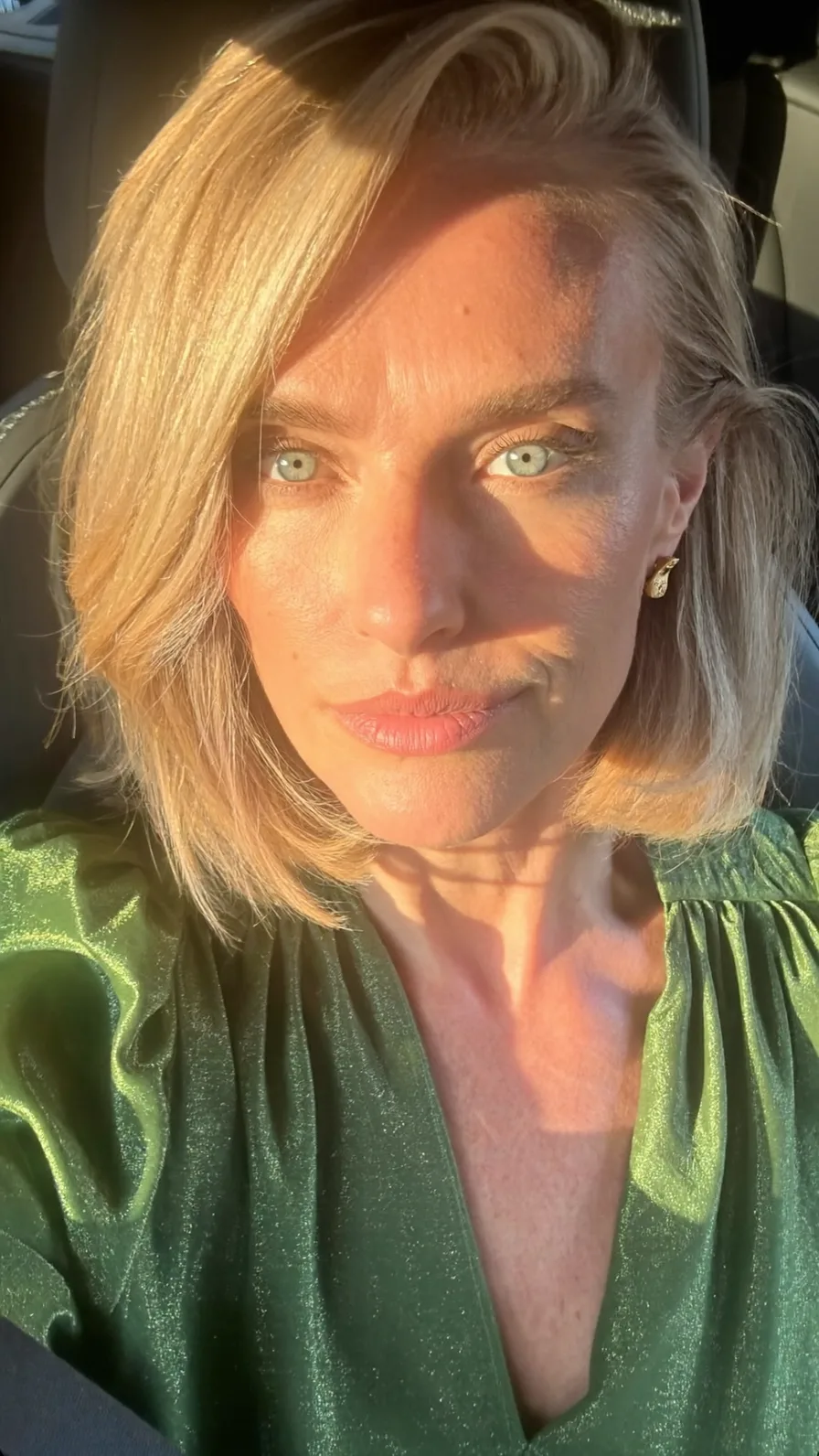 Sleek Chin-Length Blunt Bob with Side-Swept Bangs