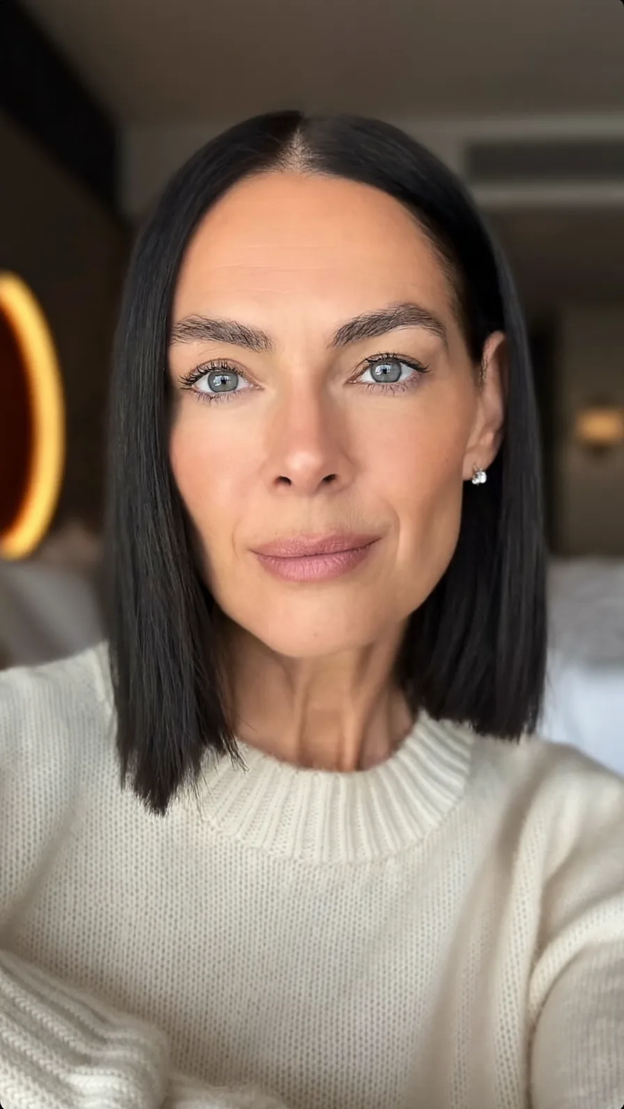 Sleek Center-Parted Blunt Chin-Length Bob for Elegance