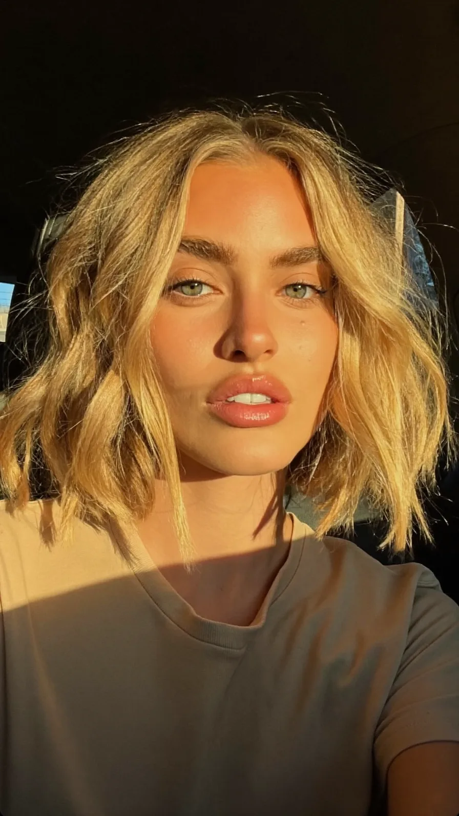 Textured Chin-Length Bob with Warm Honey Blonde Balayage