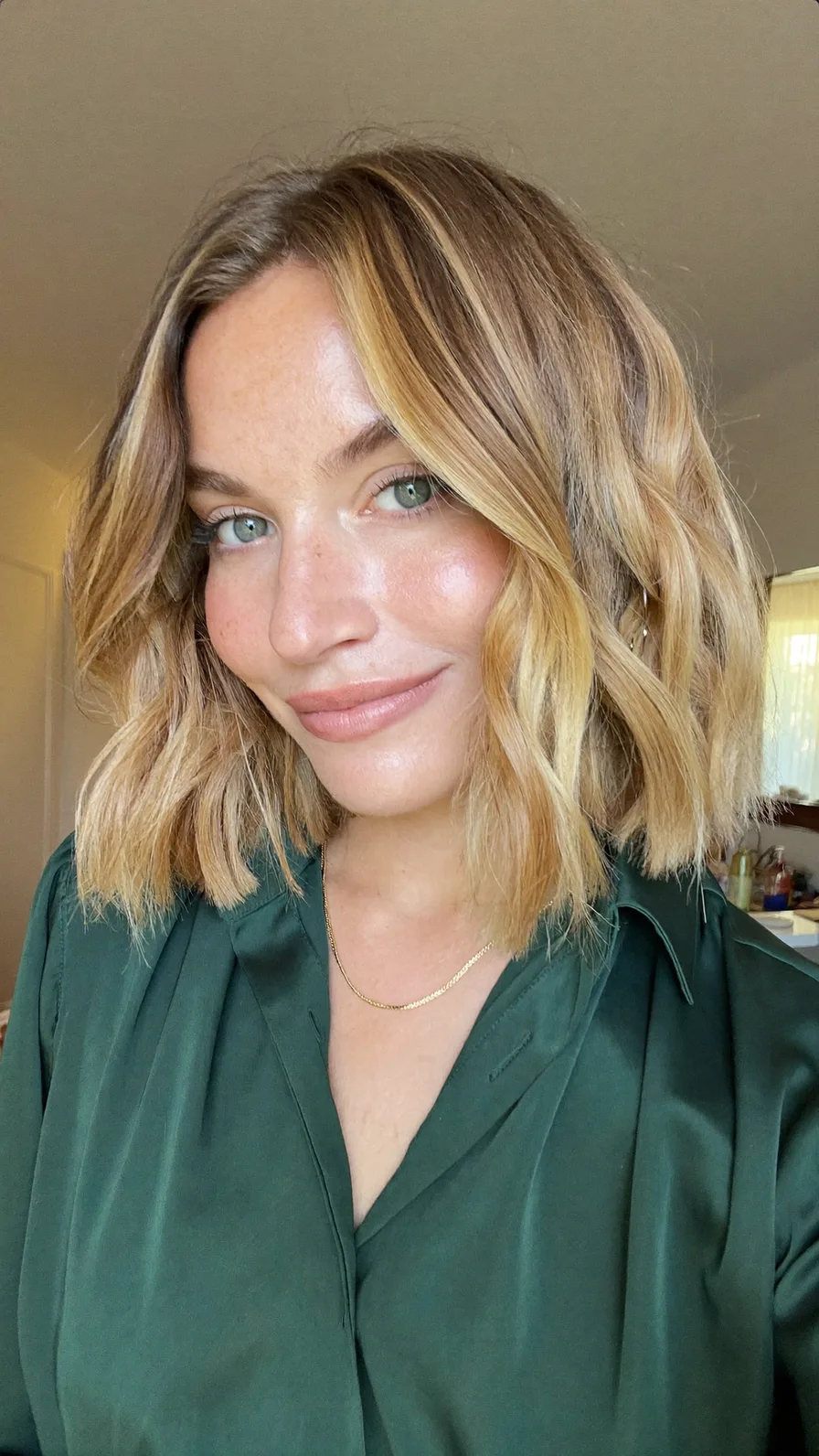 Chic Honey Blonde Lob with Soft Curtain Bangs and Layers
