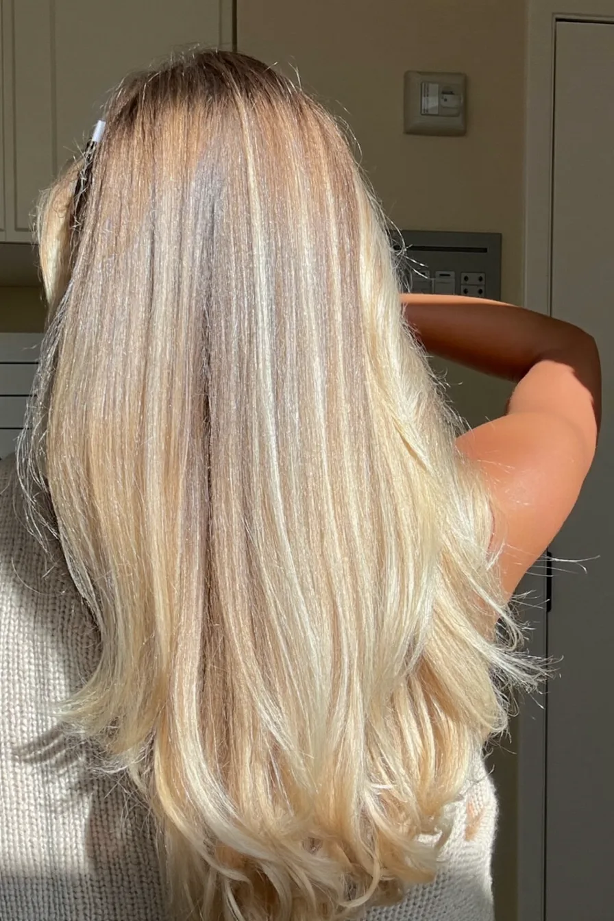 Sleek Chrome Blonde Balayage for Seamless Natural Dimension