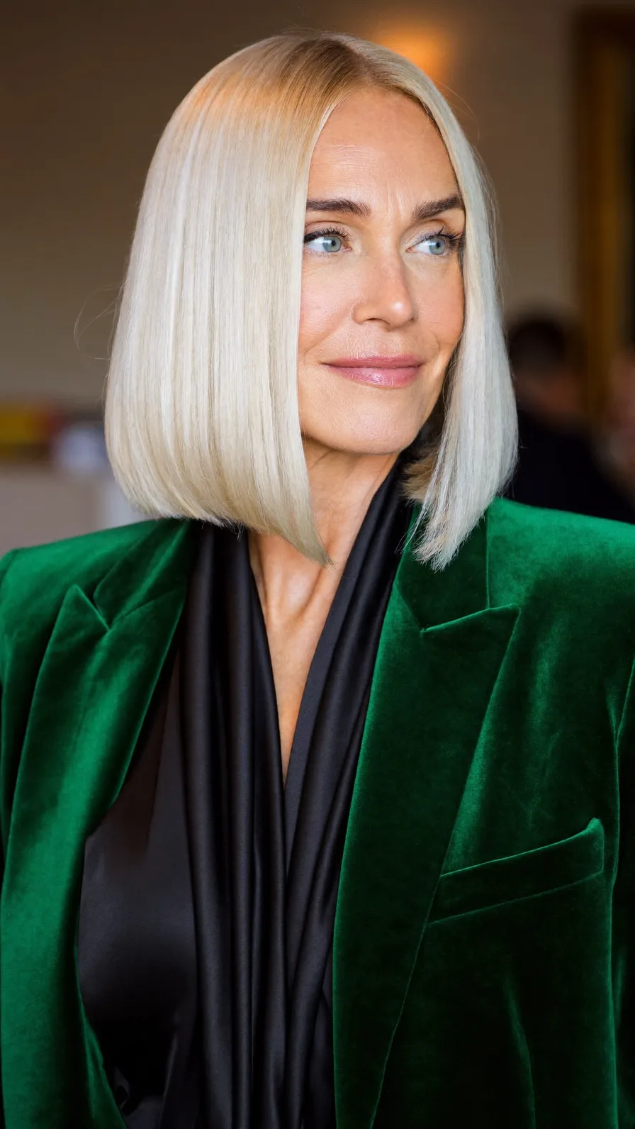 Classic Blunt Chin-Length Platinum Blonde Bob Hairstyle