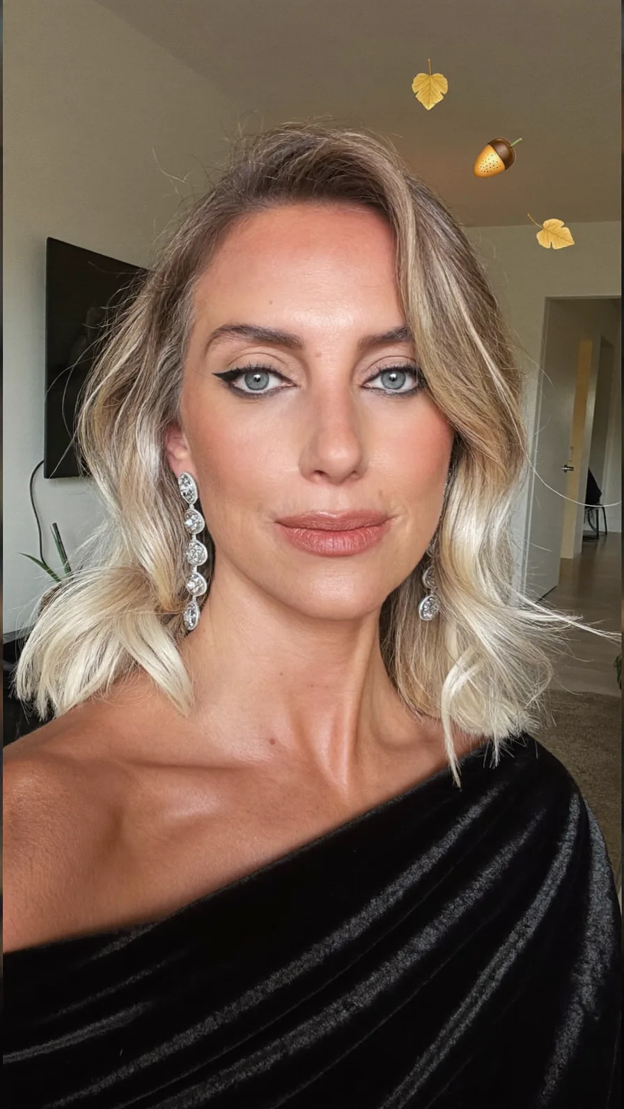 Modern Ash Blonde Long-Layered Lob with Deep Side Part