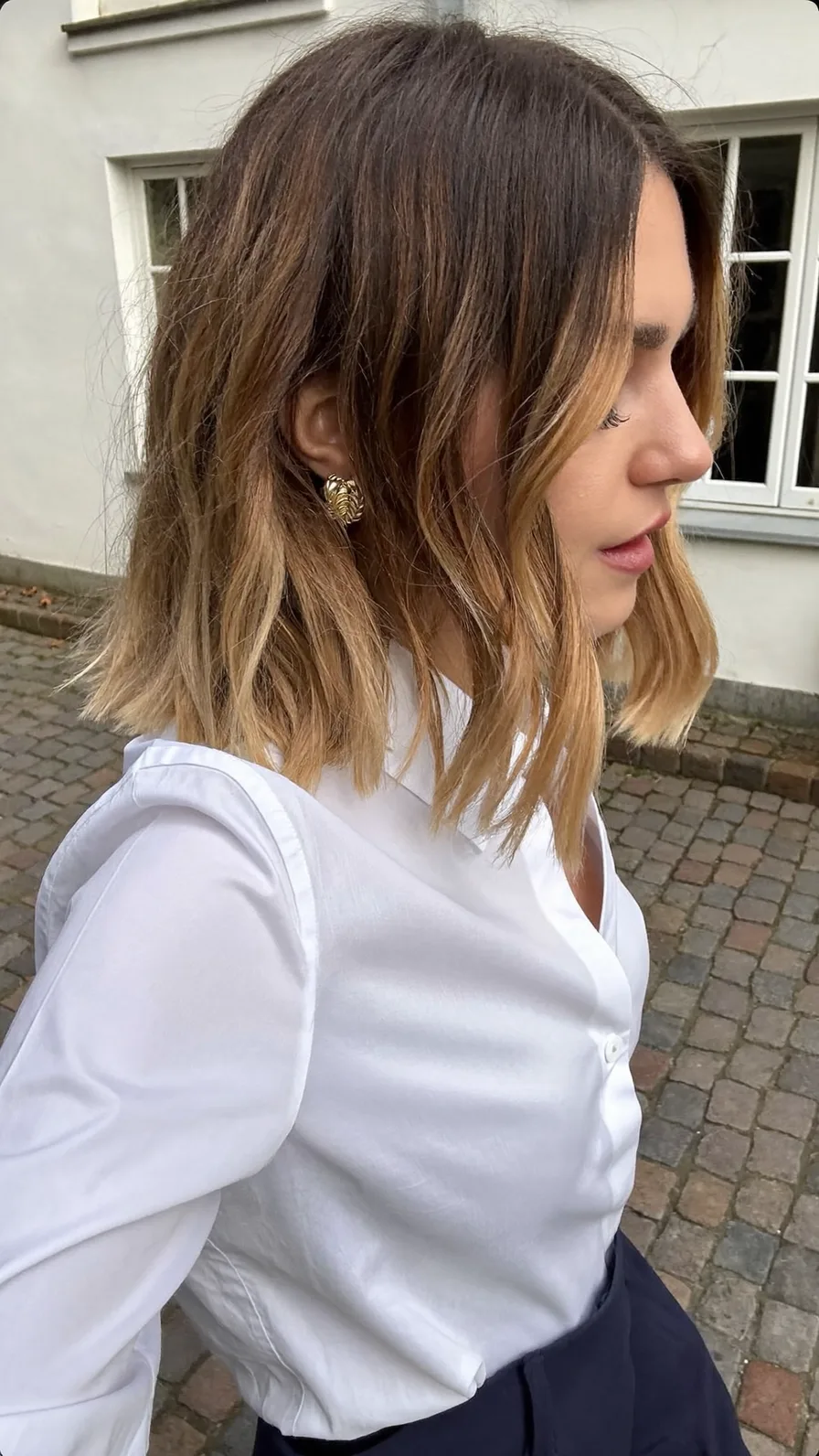 Modern Balayage Lob with Flowing Long Front Bangs