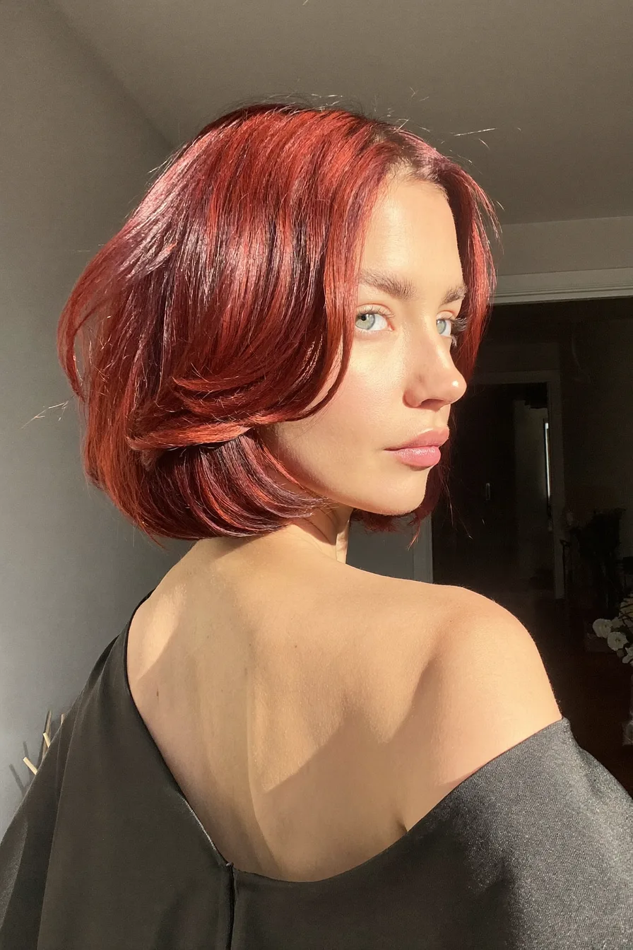 Glossy Cowgirl Copper Bob with Face-Framing Layers